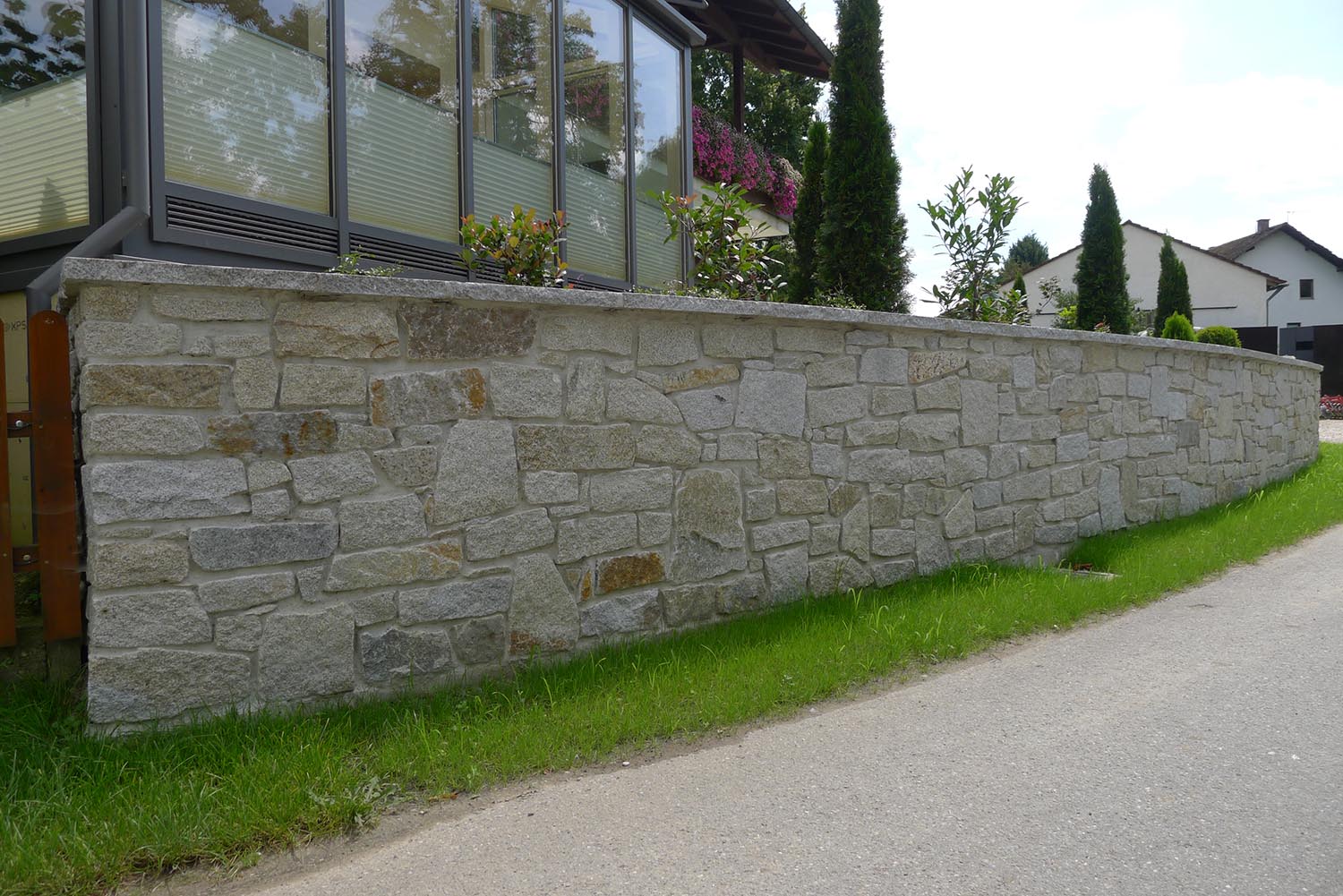 Natursteinmauer in Hartkirchen