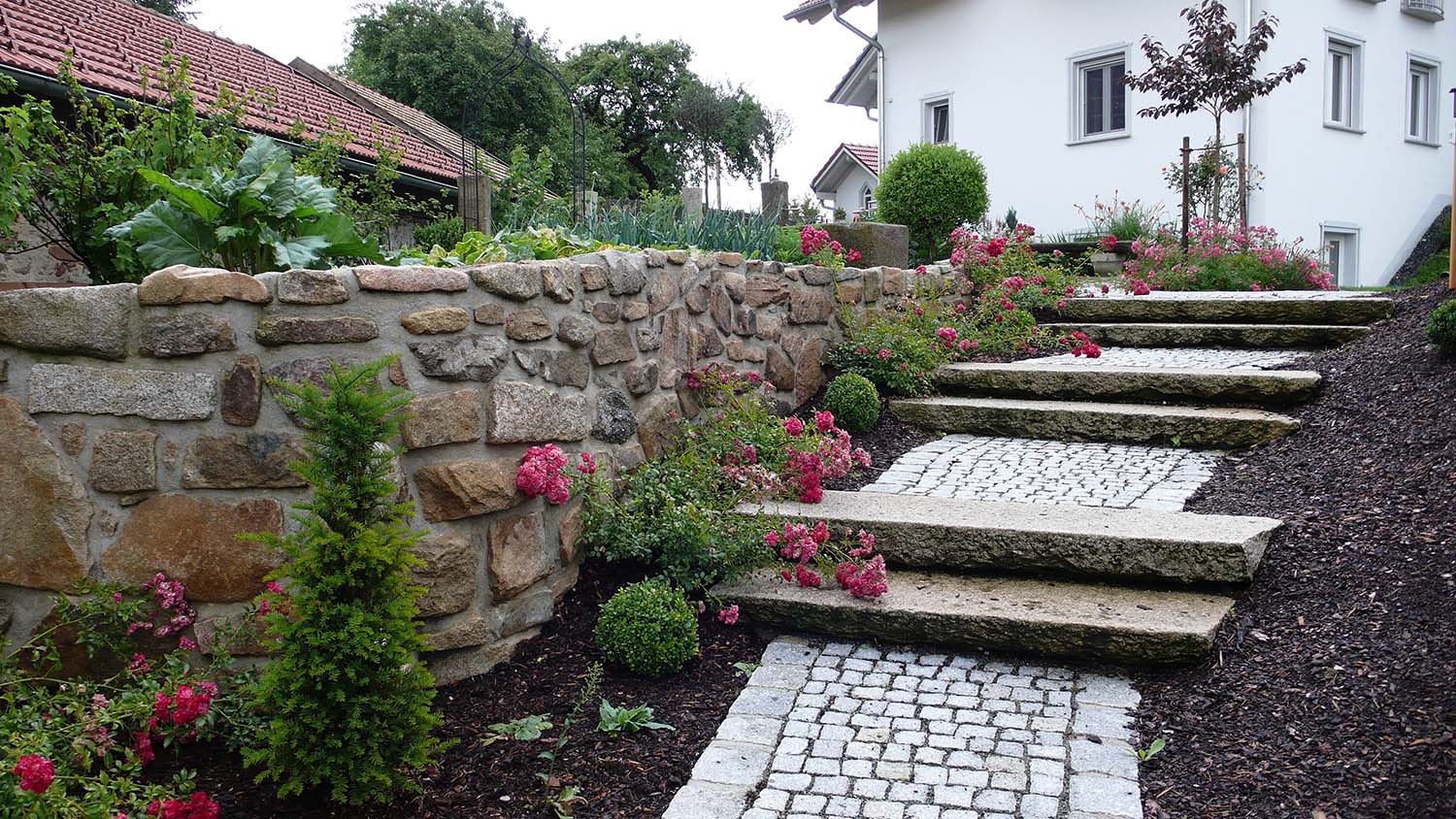 Natursteinmauer in Röhrnbach