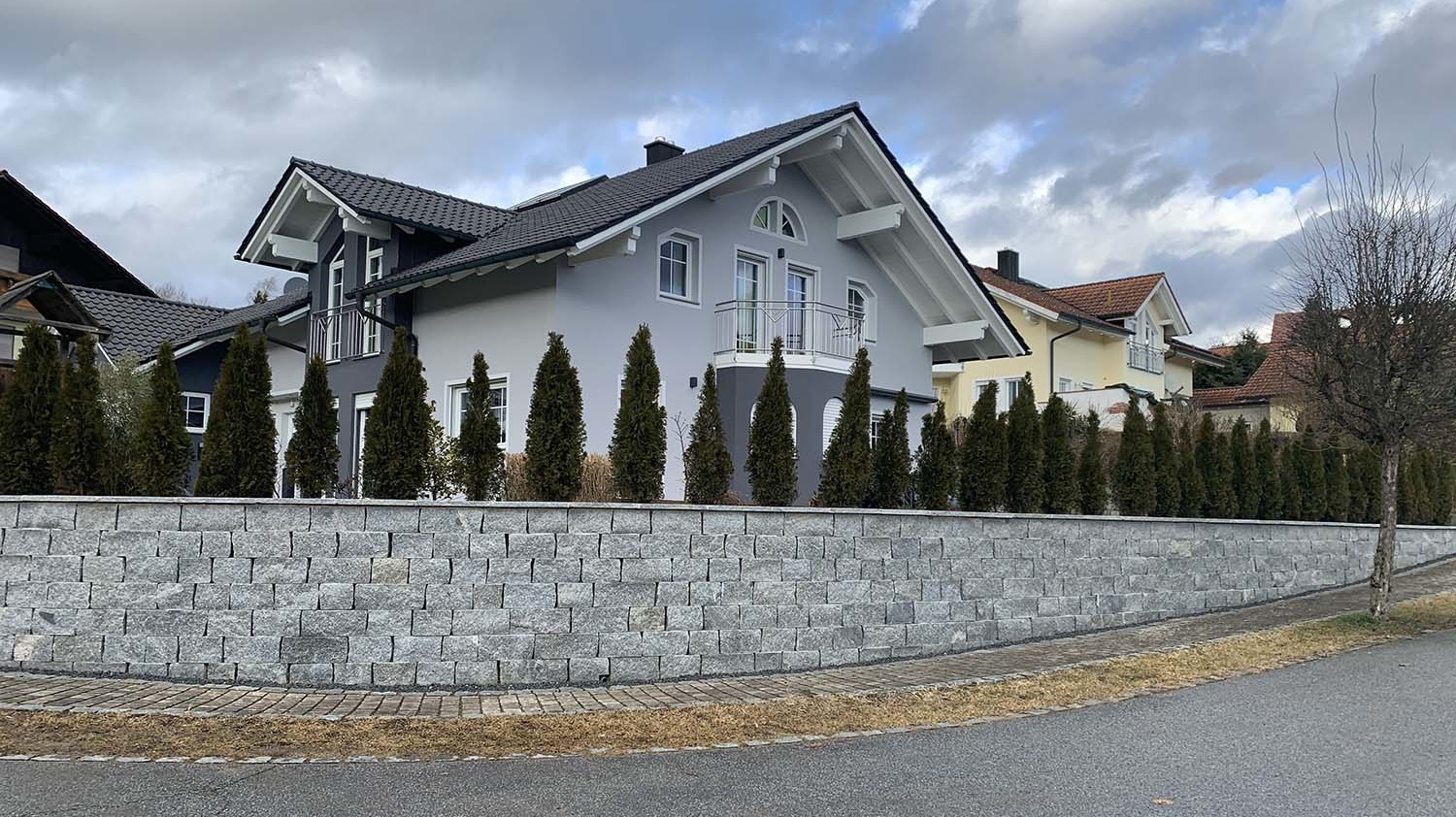 Natursteinmauer in Prag