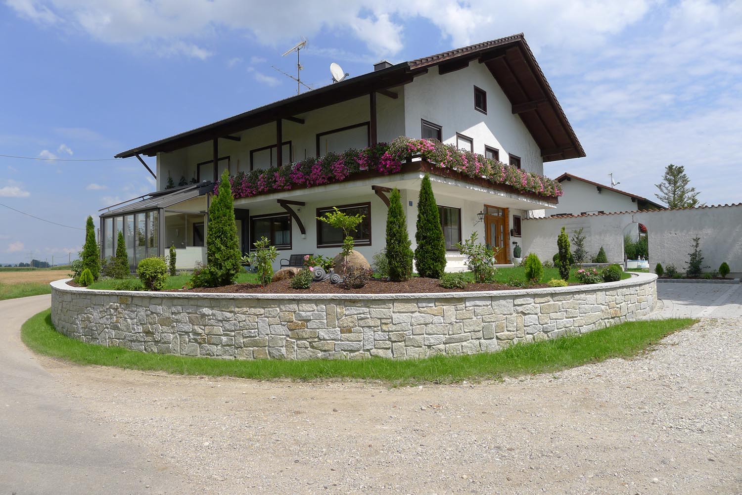 Natursteinmauer in Hartkirchen