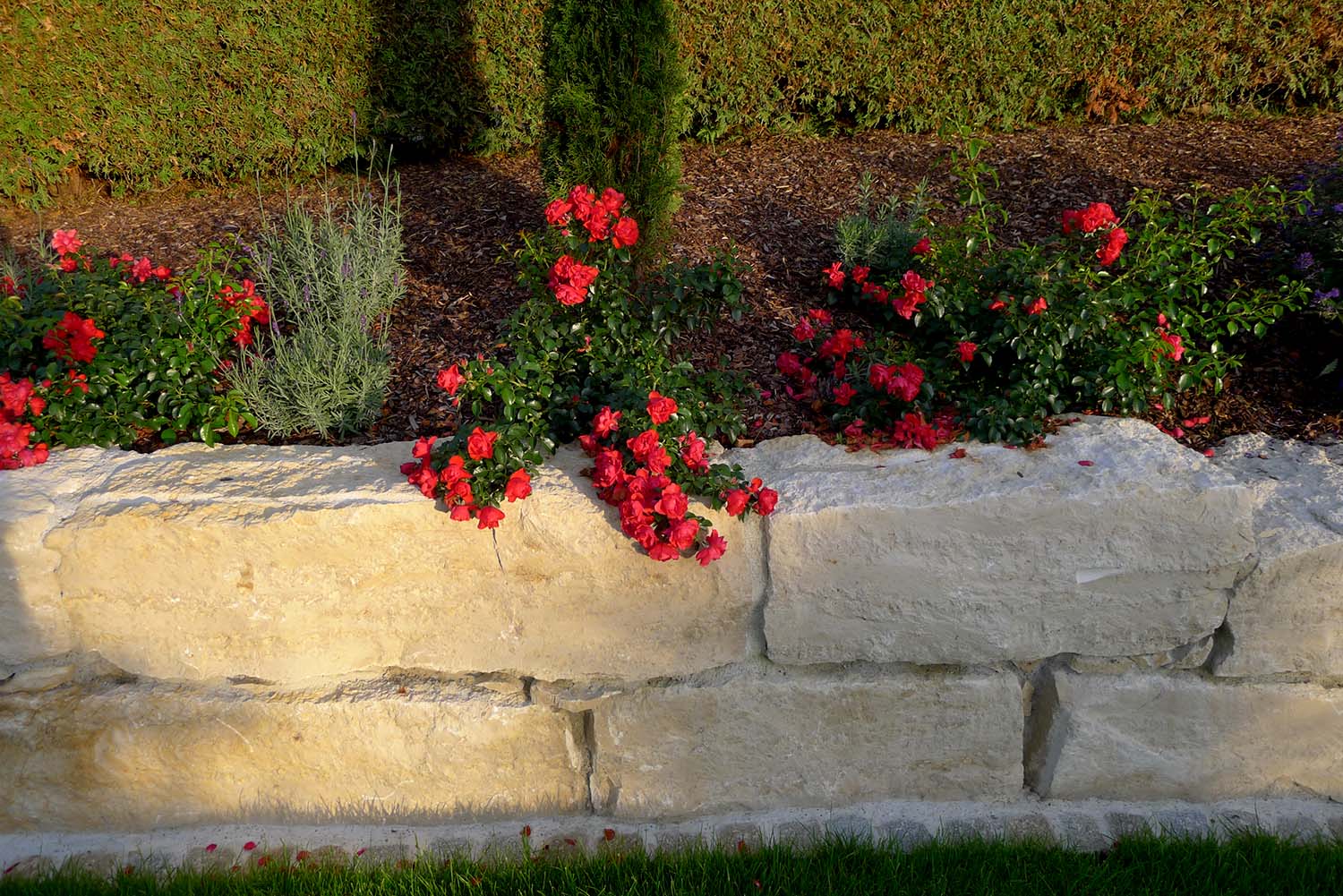 Natursteinmauer in Ruderting